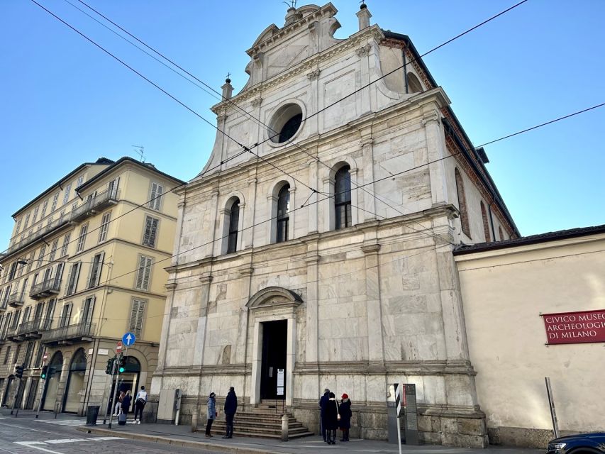 Milan: Guided Street Food Walking Tour with Food Tasting - Riso al salto: a very Milanese first lesson