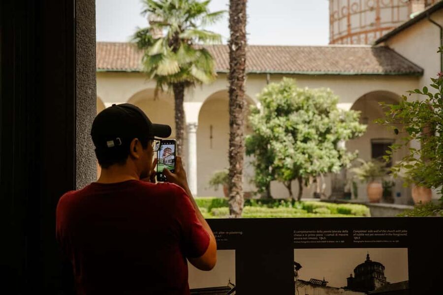 Milan: Guided Tour of Leonardo da Vinci's 'The Last Supper' - Entering Santa Maria delle Grazie