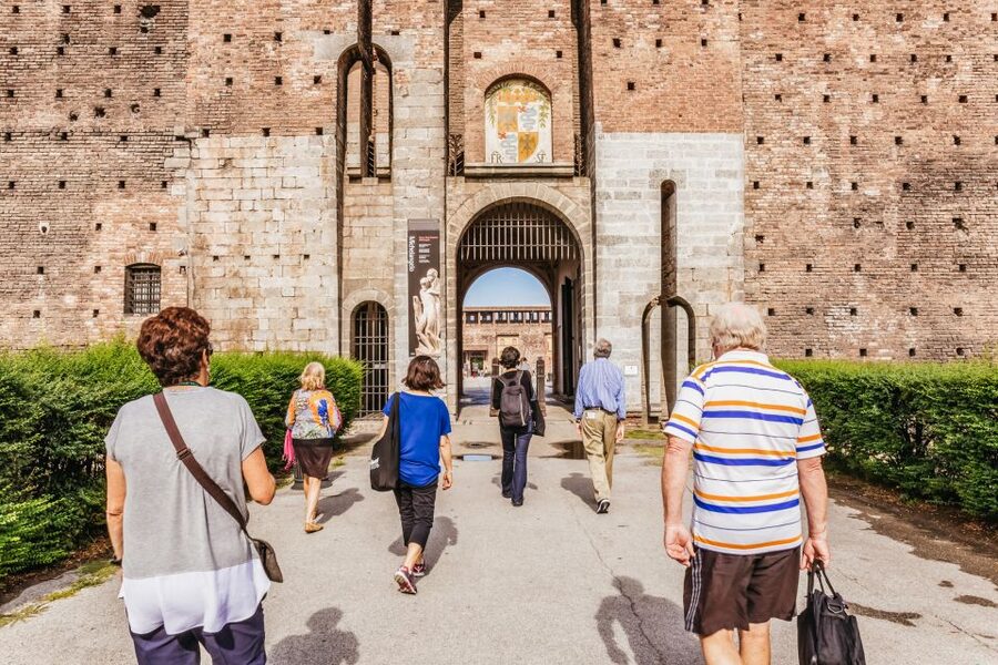 Milan: Guided Walking Tour & Last Supper Visit with Ticket - Why the Last Supper is the right place to begin