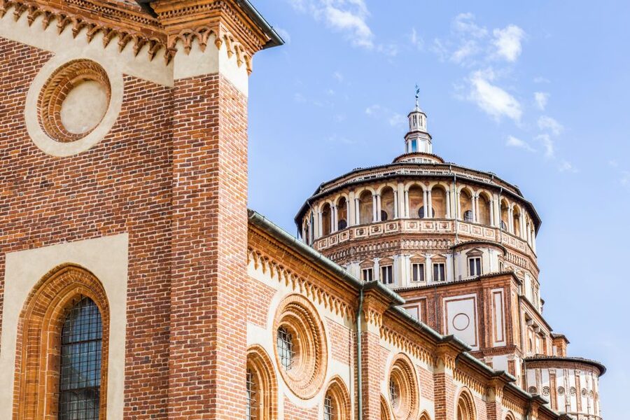Milan: Guided Walking Tour & Last Supper Visit with Ticket - Via Dante and medieval Piazza Mercanti