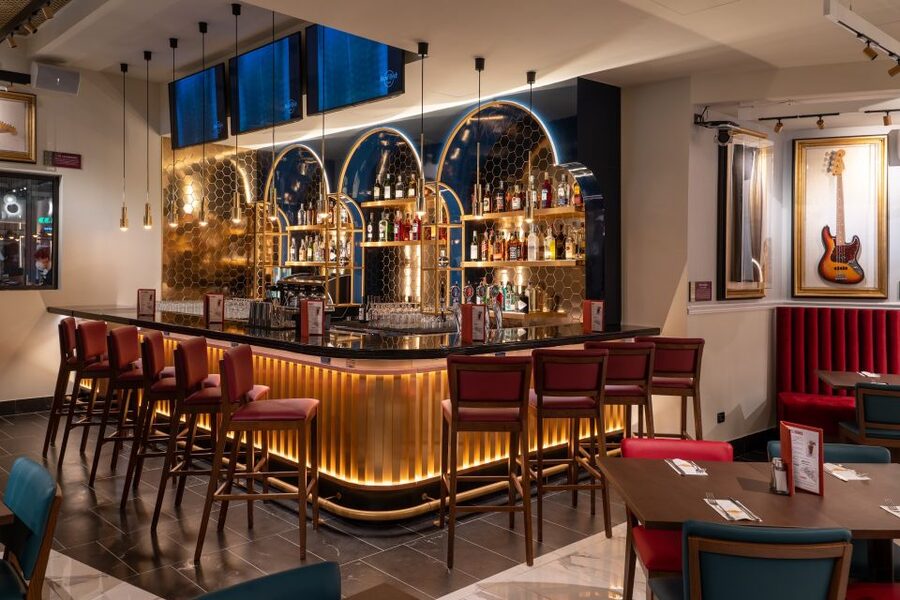 Milan: Hard Rock Cafe with Set Menu for Lunch or Dinner - Gold, Diamond, and Platinum menus