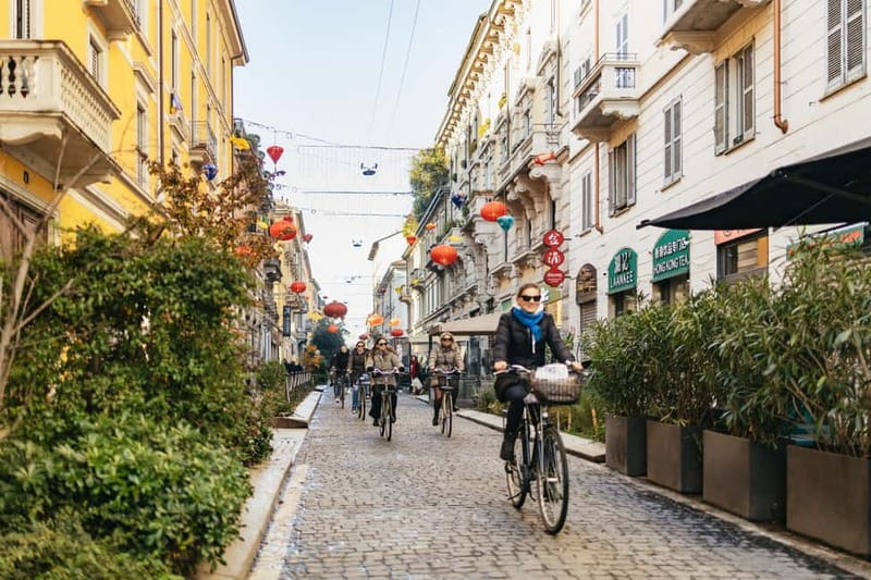 Milan: Hidden Gems Guided Bike Tour - Meeting at Via Guglielmo Pepe 12