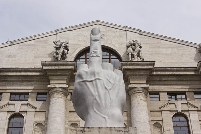 Milan: Highlights and Secret Treasures walking tour - Key points at a glance