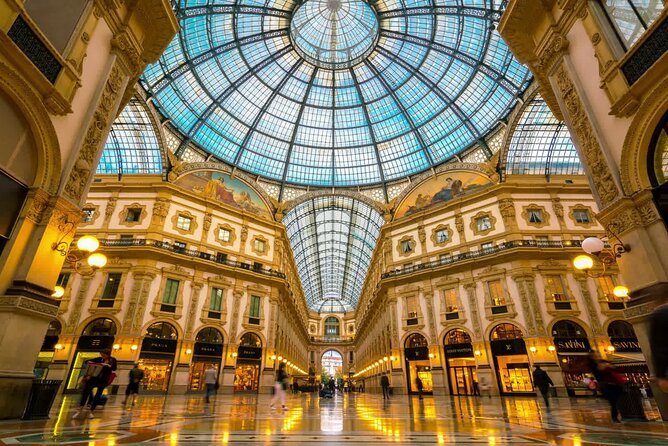 Milan Highlights semi-Private Walking Tour - A smart first look at Milan