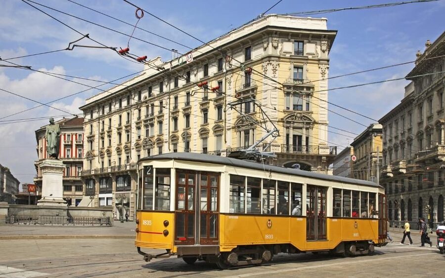 Milan: History & Street Food Tour with Wine Tasting - Sforza Castle and the route through Milan’s past