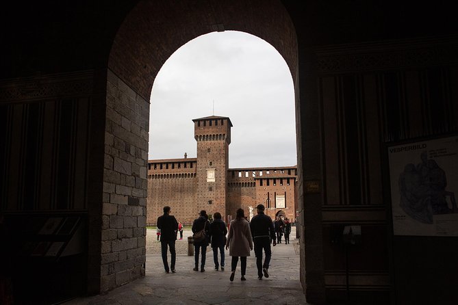 Milan Hop-On Hop-Off Bus Tour with Four Routes - Yellow Line: Navigli, Piazza XXIV Maggio, and Brera
