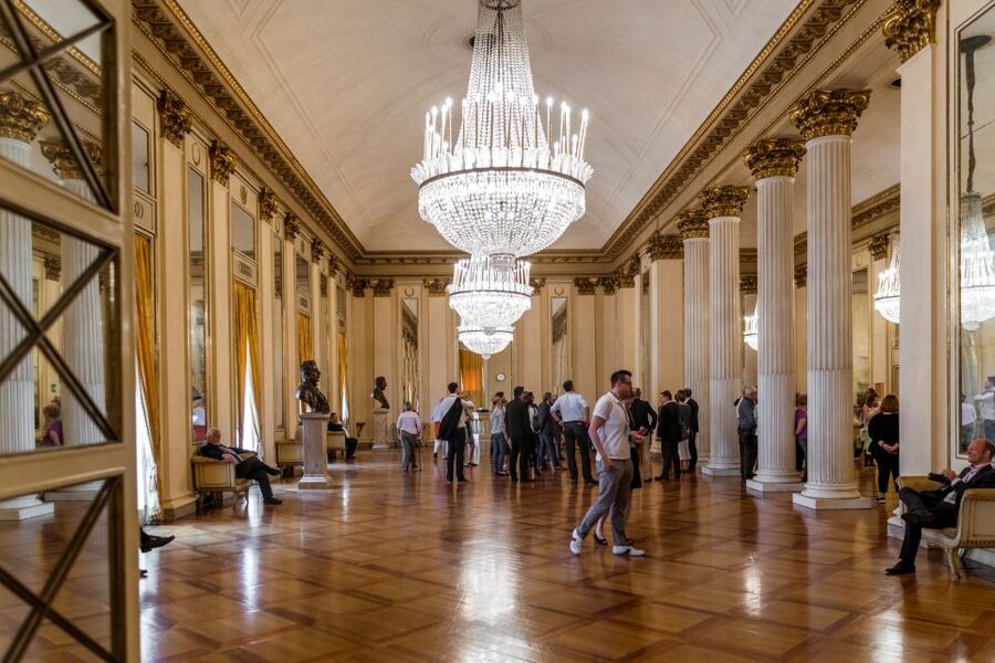 Milan: La Scala Theater & Museum Guided Experience - Why the guide matters here