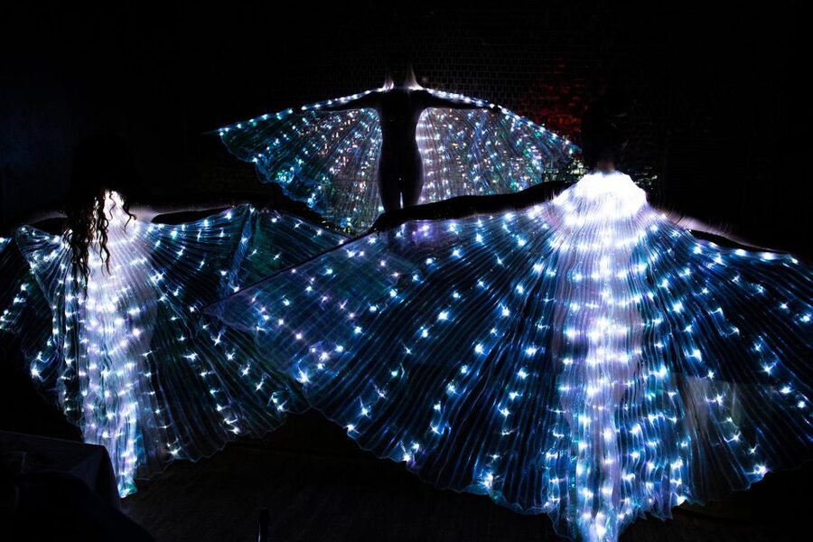 Milan: Maison Milano Dinner and Show - The atmosphere: glamorous, social, and sometimes loud