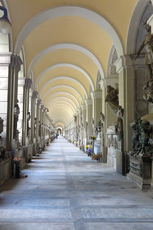 Milan: Monumental Cemetery Group Walking Tour - The people buried here