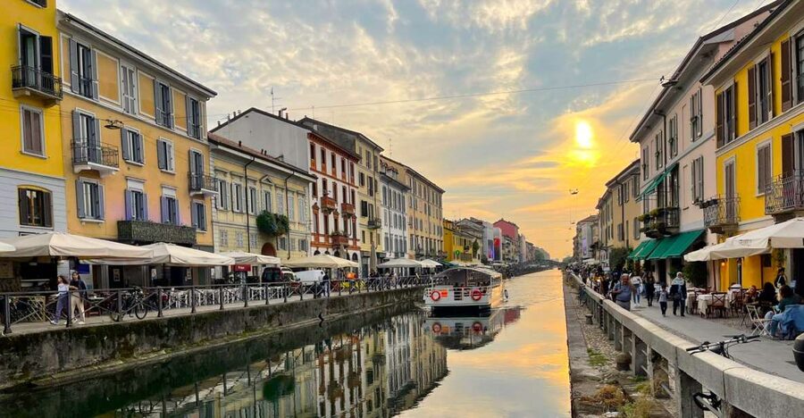 Milan: Navigli Canal Boat Cruise - San Cristoforo sul Naviglio from the water