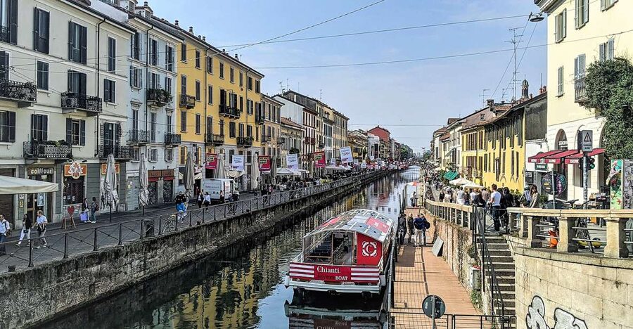 Milan: Navigli District Canal Boat Tour with Aperitivo - Boarding at Alzaia Naviglio Grande 4
