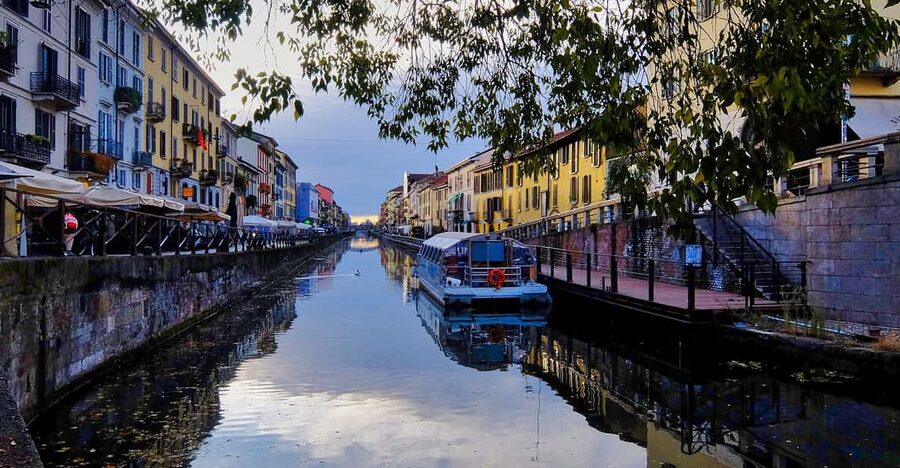 Milan: Navigli District Guided Canal Cruise - Meeting at Naviglio Grande