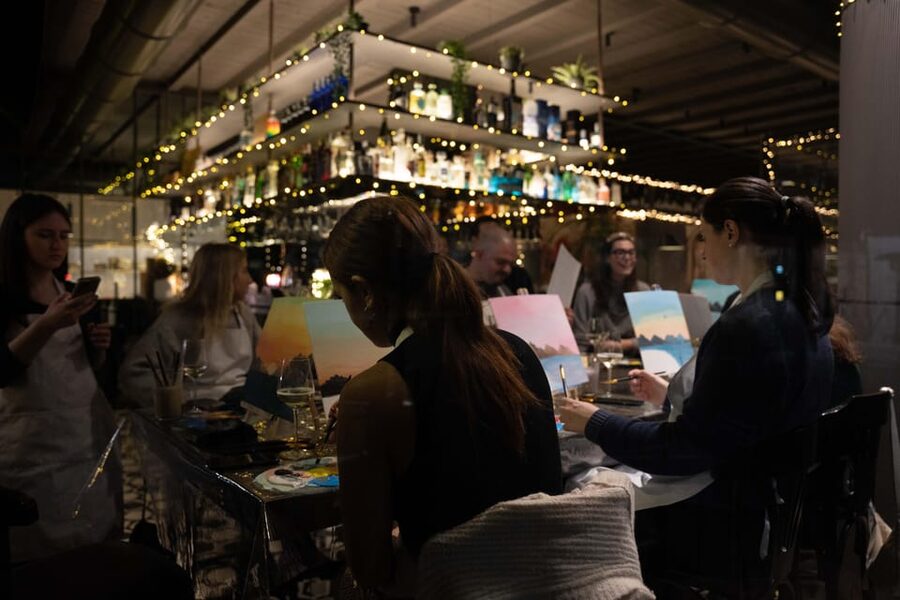 Milan: Paint 'n Sip Class - How to plan the evening around the class