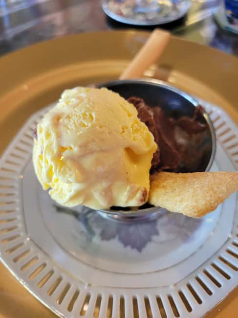 Milan: Pasta, Ravioli, and Gelato Class in a Glamorous Home - Cooking pasta in a Milanese family home