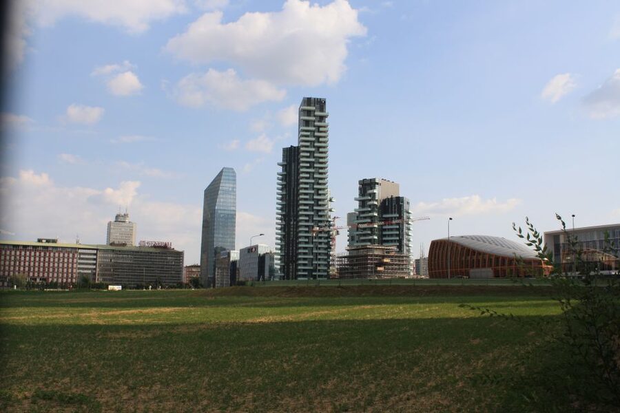 Milan: Piazza Gae Aulenti and Pelli Tower Walking Tour - Who Will Get the Most From This Walk