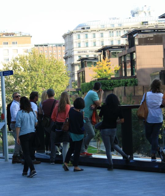 Milan: Piazza Gae Aulenti and Pelli Tower Walking Tour - Timing, Comfort, and Practical Planning