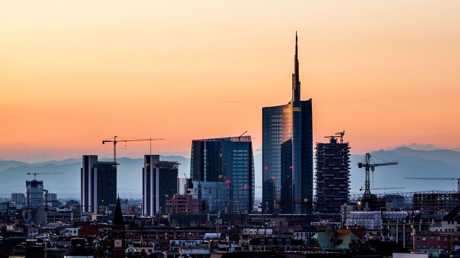 Milan: Piazza Gae Aulenti and Pelli Tower Walking Tour - Understanding the Pelli Tower and Bosco Verticale