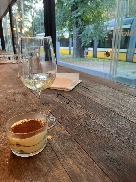 Milan: Pizza and Tiramisu Cooking Class with Wine Tasting - Key points at a glance
