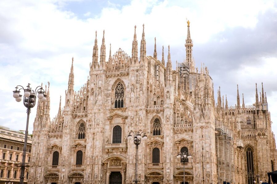Milan: Priority Access Duomo and Rooftop Tour - The rooftop visit, step by step