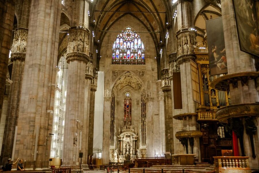 Milan: Priority Access Duomo and Rooftop Tour - From Gothic stonework to the cathedral interior