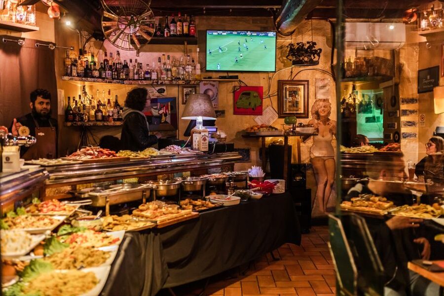 Milan: Private and Personalized Highlights Tour - Food stops for curious appetites