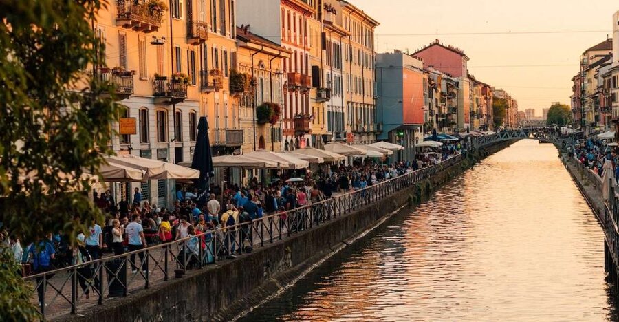 Milan: Private Navigli Neighborhood Walking Tour - Vicolo dei Lavandai and the old working neighborhood