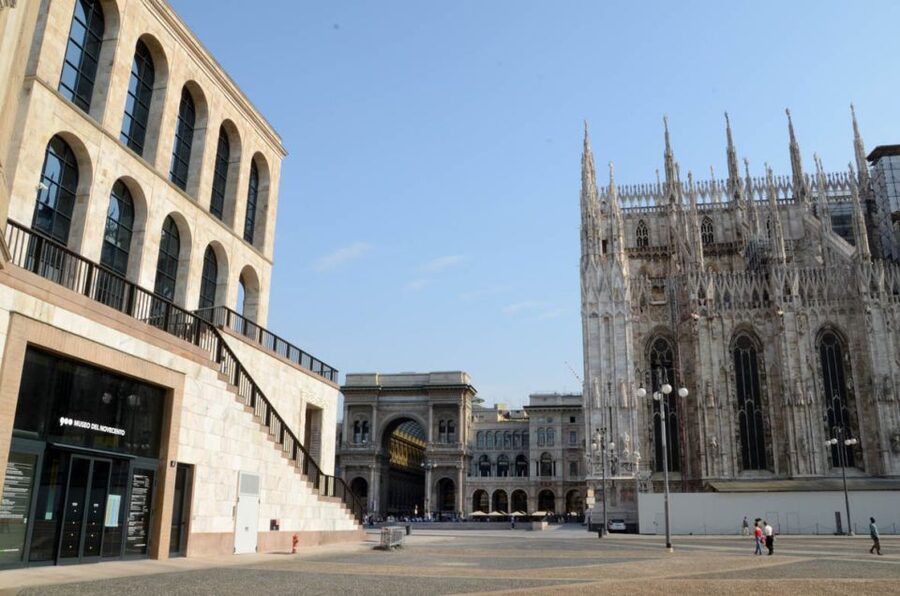 Milan: Private or Shared Essential Walking Tour - The royal buildings around the cathedral