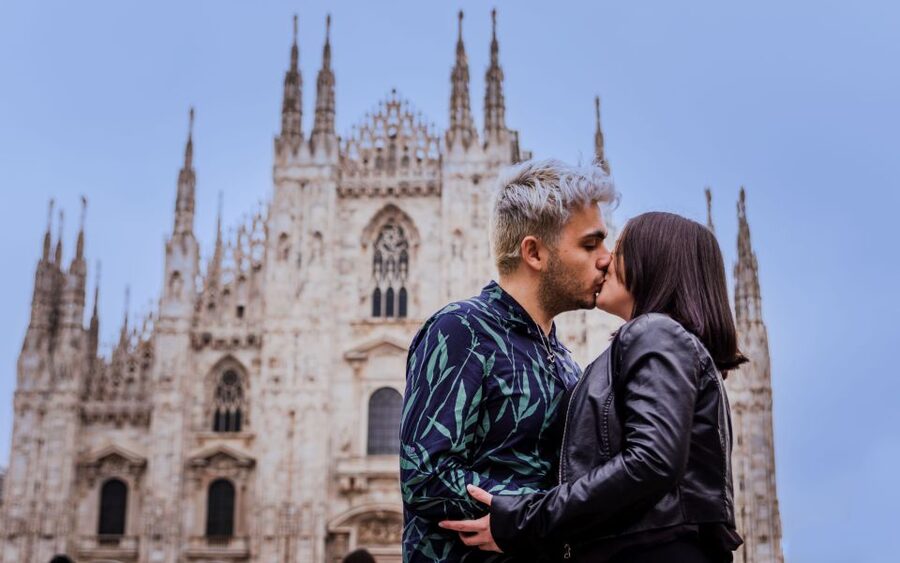 Milan: Private Professional Photoshoot at the Duomo - Using Piazza del Duomo as your backdrop
