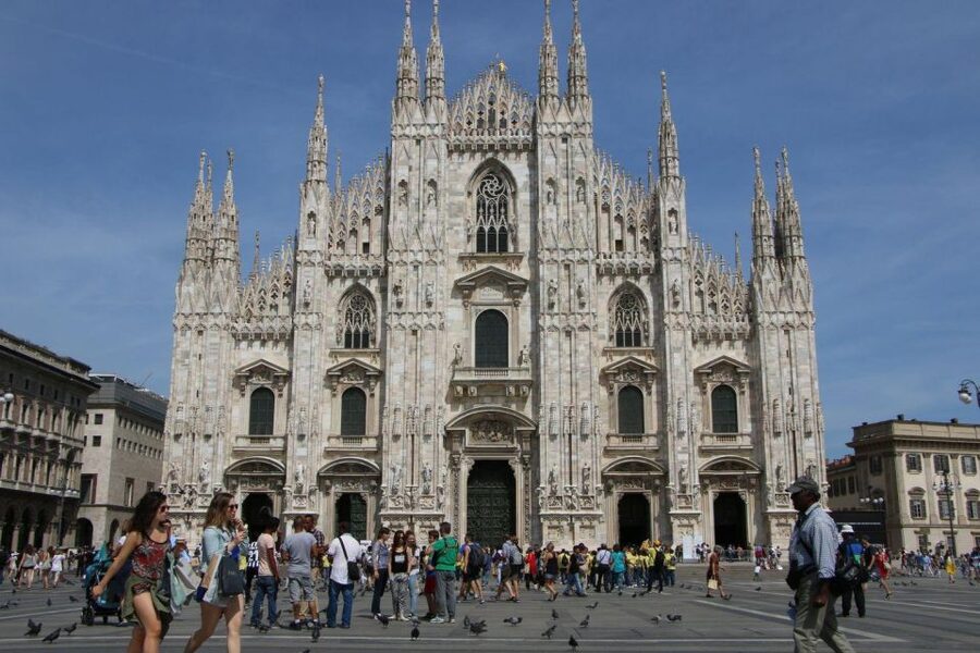 Milan: Private Sightseeing & Shopping Tour with a Local - Starting at the Duomo and Galleria