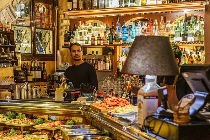 Milan Private Tour: Highlights & Hidden Gems with a Local - What the best hosts add between the famous stops