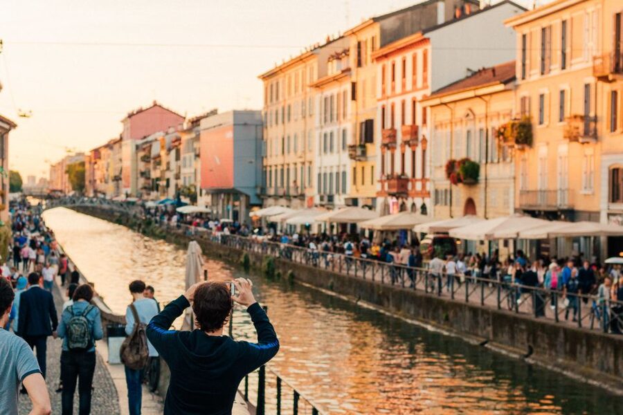 Milan: Private Tour with Drinks & Bites in Centro Storico - Should you book the Centro Storico drinks and bites tour?