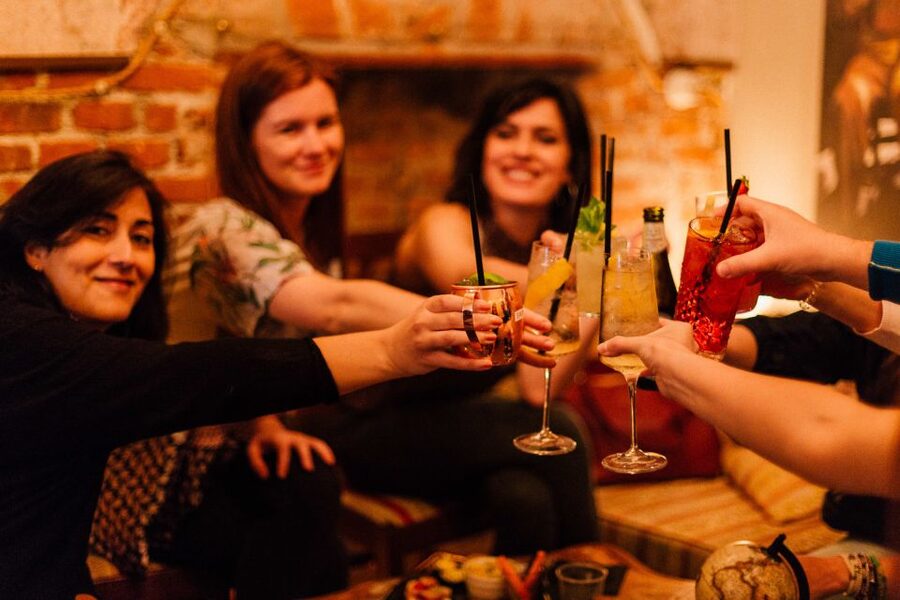 Milan: Private Tour with Drinks & Bites in Centro Storico - Sightseeing between the food stops