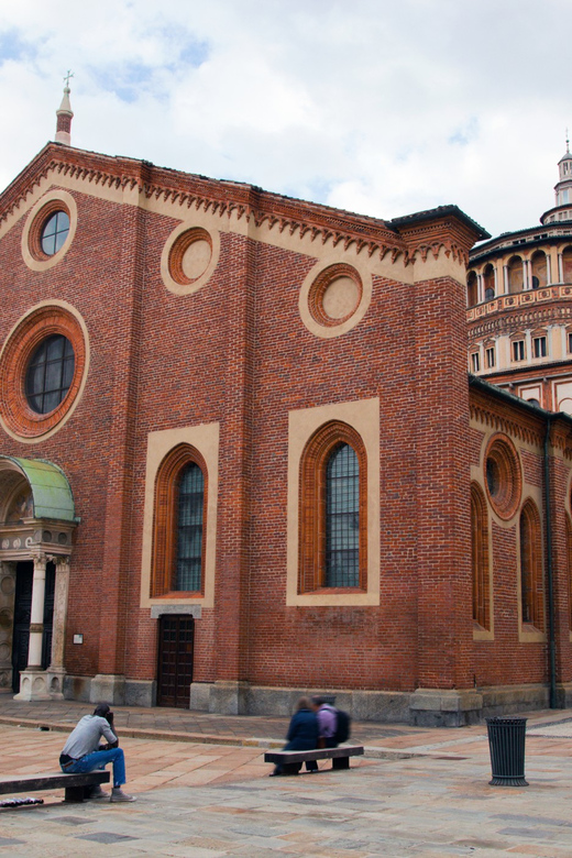 Milan: Private Walking Tour with Last Supper and Duomo Entry - Private guides and the pace of the walk