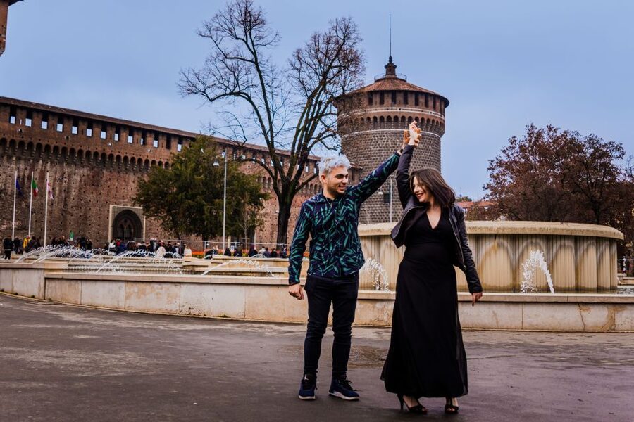 Milan: Professional Photoshoot Outside Sforza Castle - Who will get the most from this experience?