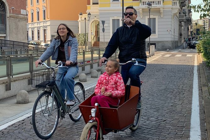 Milan's Hidden Gems: Unique Bike Tour (ENG, NL) - Chinatown and the Monumental Cemetery