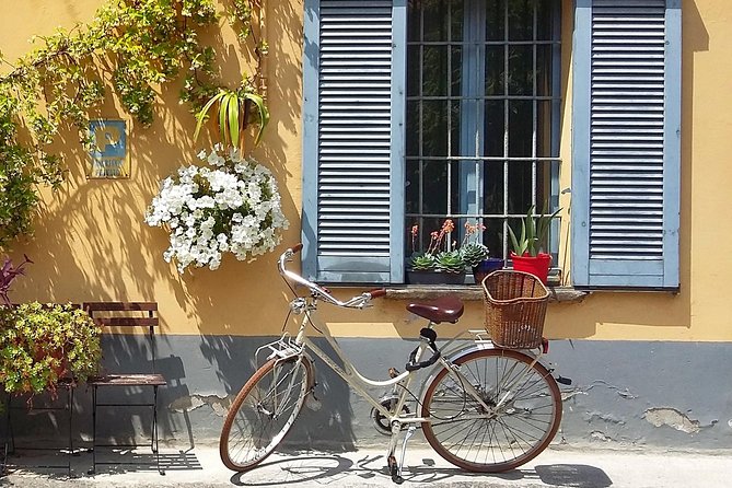 Milan's Hidden Gems: Unique Bike Tour (ENG, NL) - Sforza Castle and the green space beyond it