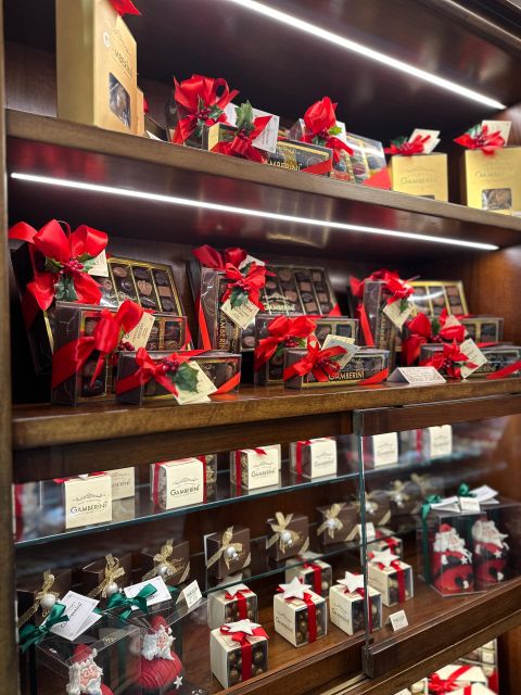Milan's Panettone Tour - Walking through Via Monte Napoleone