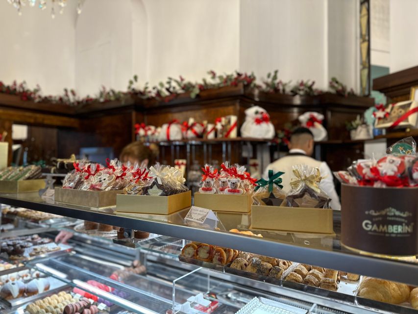 Milan's Panettone Tour - Starting near Maison San Marco and Fontana di San Francesco