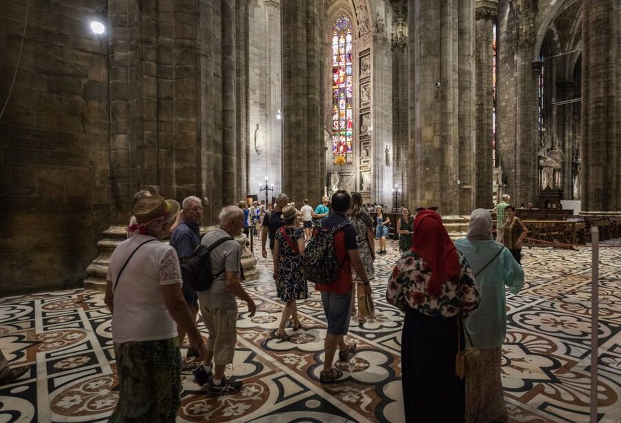Milan: Scala Theater and Duomo Cathedral Guided Tour - Booking flexibility and meeting details
