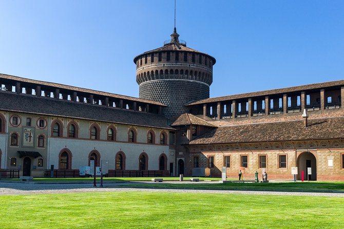 Milan Scavenger Hunt and Best Landmarks Self Guided Tour - From Sforzesco Castle to La Scala