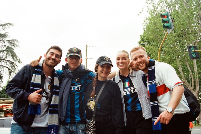 Milan: See a football game in Milan together with locals - Meeting Loren at the stadium