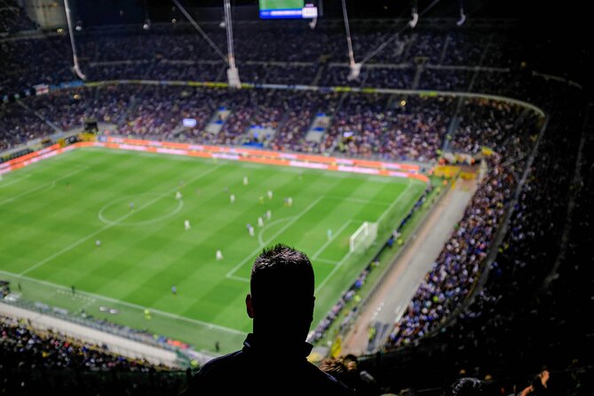 Milan: See a football game in Milan together with locals - The matchday atmosphere in Curva Nord