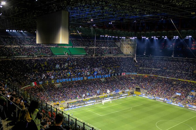 Milan: See a football game in Milan together with locals - Getting to San Siro and planning your evening