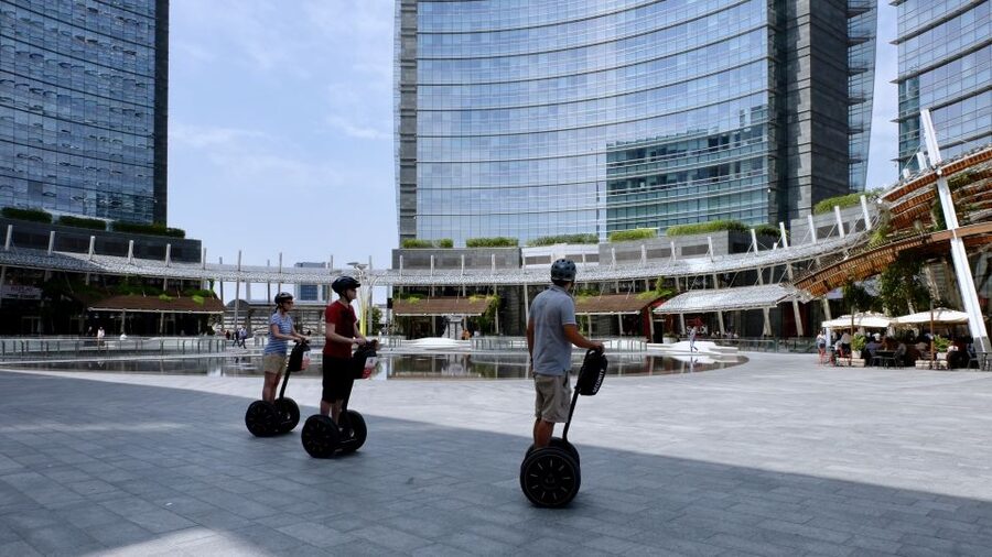 Milan: SEGWAY Tour with Live Tourist Guide 2 hours & half - Key points at a glance