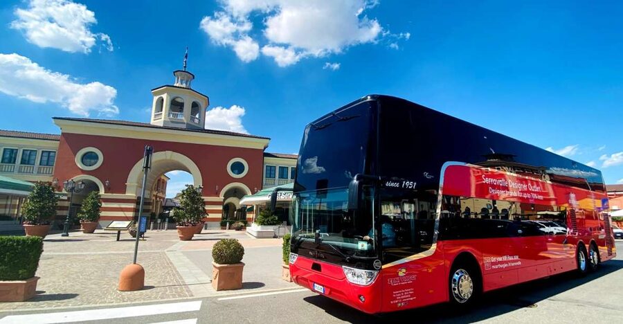 Milan: Serravalle Designer Outlet Roundtrip Bus Transfer - Who should book this experience?