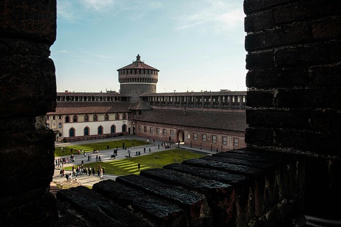 Milan: Sforza Castle Entry Ticket & Audio Guide - How the smartphone audio tour works