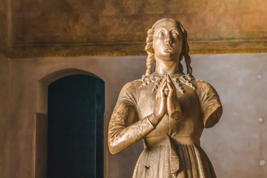 Milan: Sforza Castle Entry Ticket with Digital Audio Guide - Leonardo da Vinci and Michelangelo