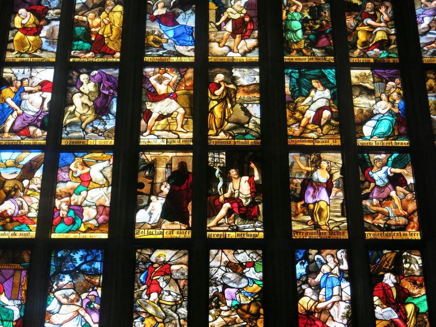 Milan: Skip-the-Line Duomo Guided Tour & Hop-on Hop-off Bus - Is the two-day bus ticket worth adding?