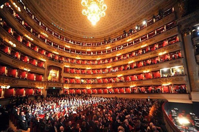 Milan: Skip-the-Line Duomo & La Scala Museum Guided Tour - Why this pairing works in central Milan
