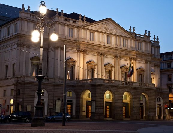 Milan: Skip-the-Line Duomo & La Scala Museum Guided Tour - Dress rules and what you cannot bring inside